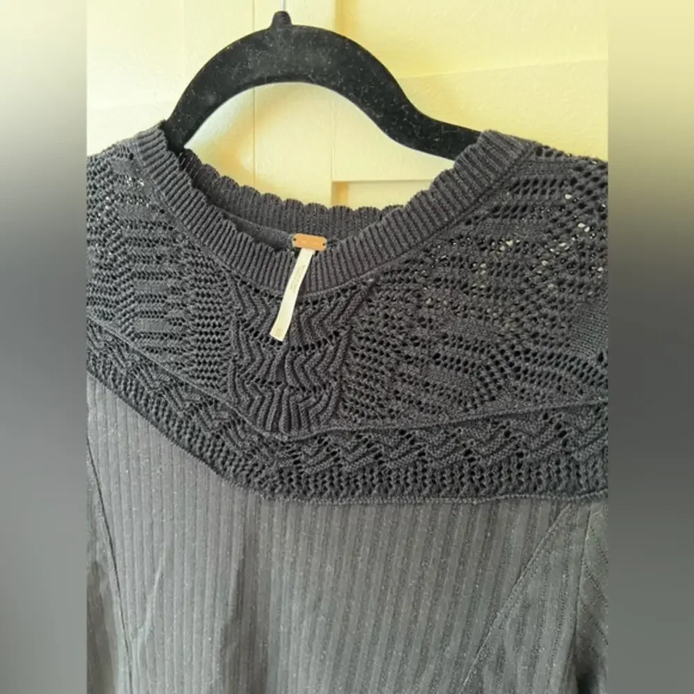 Free People Women’s Boho Black Crochet Knit Sweater Top Size XS‎